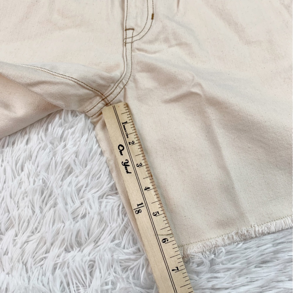 J Crew Hi rise Mid-length denim Bermuda short in ecru frayed hem - Picture 4 of 11